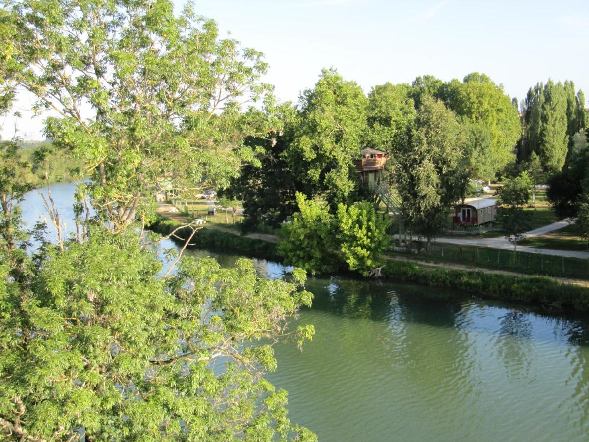 Camping Belle Riviere Chaniers Экстерьер фото