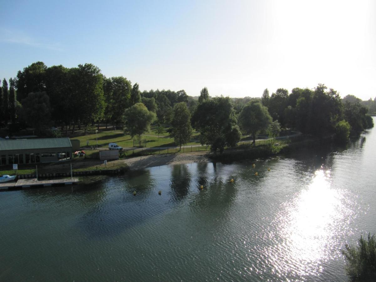 Camping Belle Riviere Chaniers Экстерьер фото