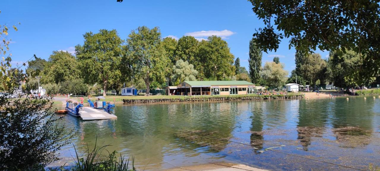 Camping Belle Riviere Chaniers Экстерьер фото