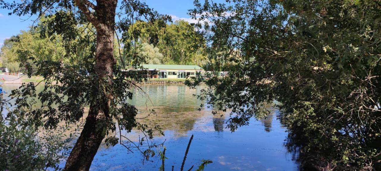 Camping Belle Riviere Chaniers Экстерьер фото