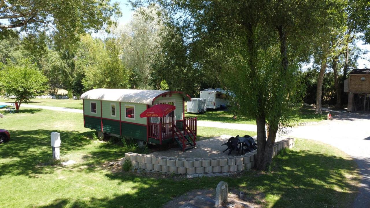 Camping Belle Riviere Chaniers Экстерьер фото